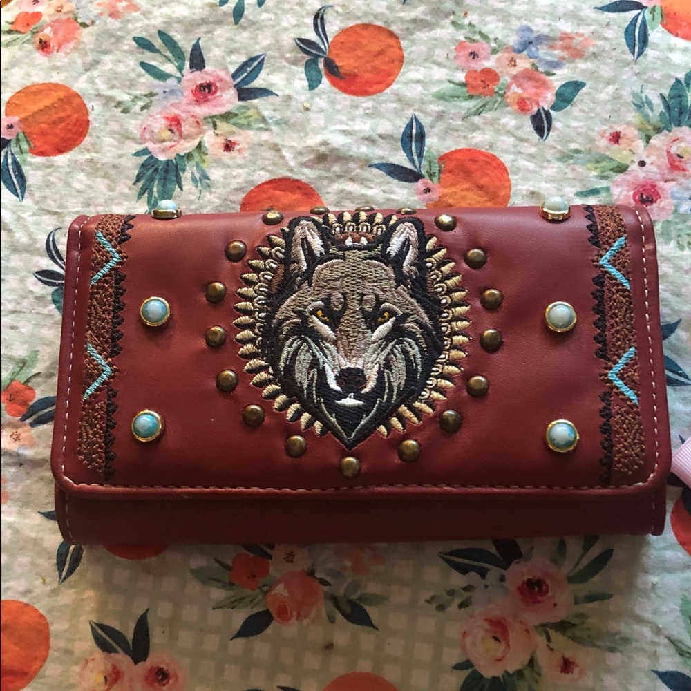 Embroidered Wolf Accent Clutch Wallet - Brown